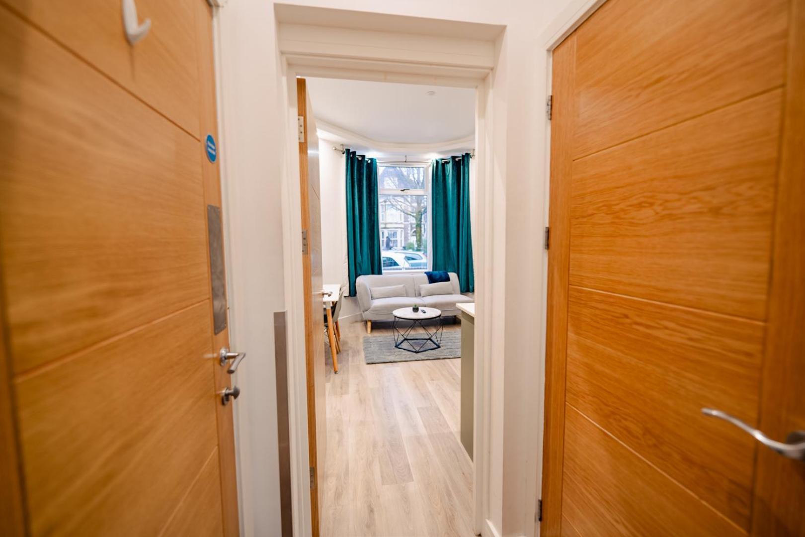 Luxury Apartments In Cardiff City Centre Exterior foto